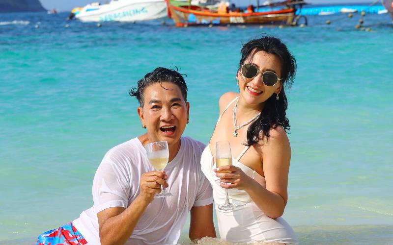 Banana Beach Enjoy Banana Beach and vacation on the island.