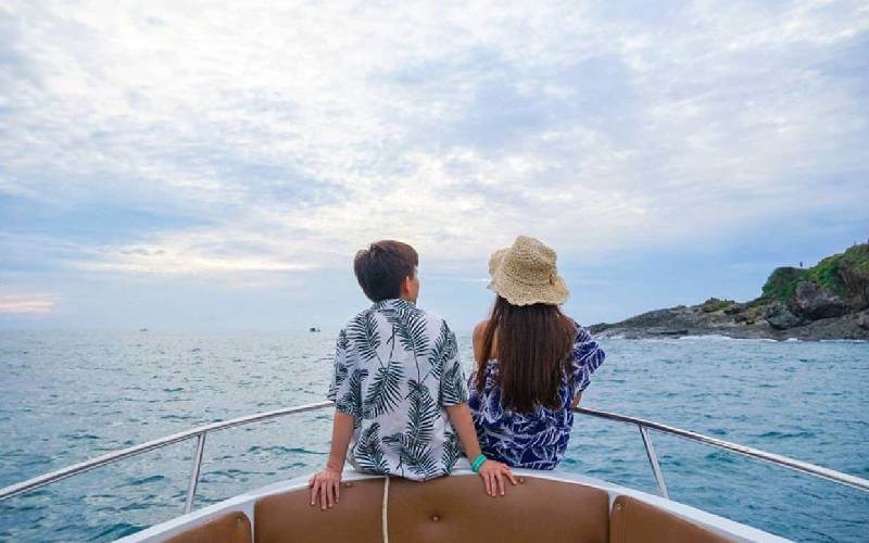 Island Hopping for couples on honeymoon