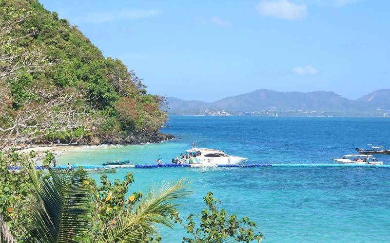 Speedboat vs Longtail boat for activities and exploring Koh Hey Island.
